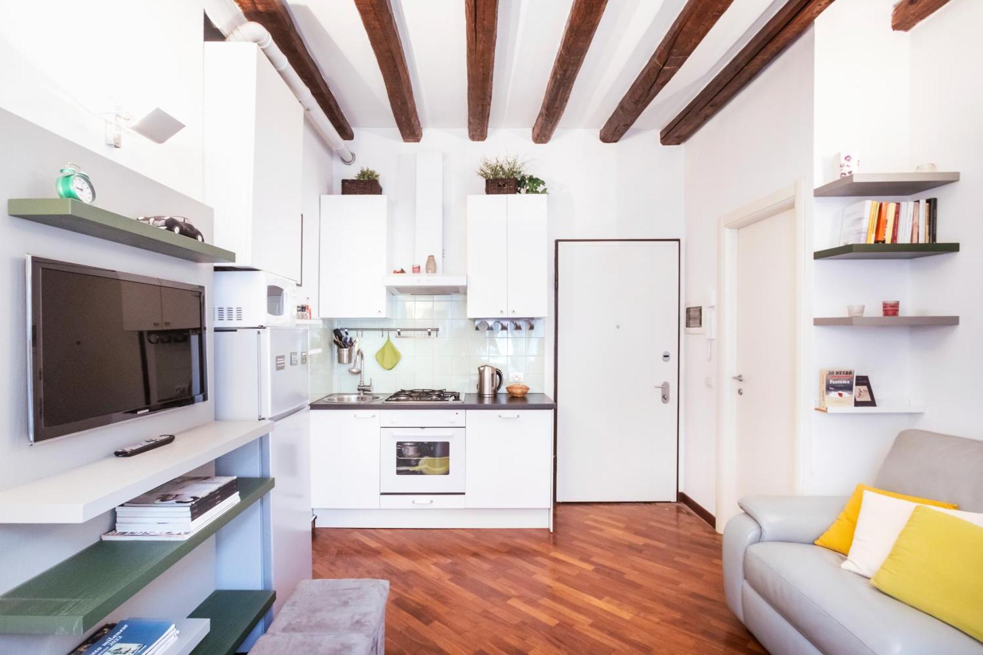 Cosy And Bright Flat In The Heart Of Porta Venezia — Photos 1